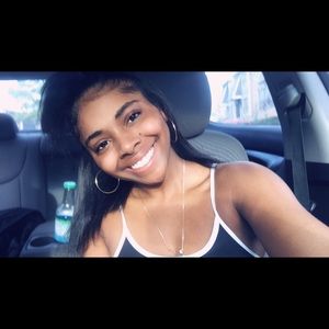 Meet your Posher, Le'asia